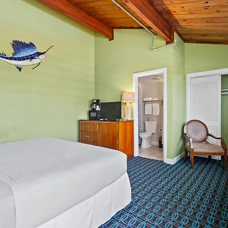 Oceanfront Inn Room #14- Inlet View- King Bed